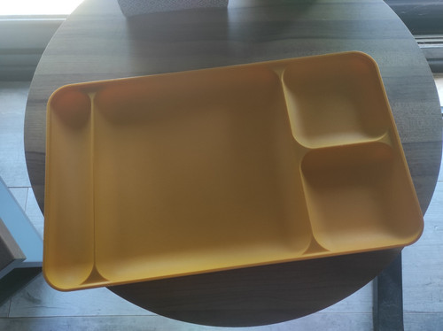 Plateau compartimenté jaune