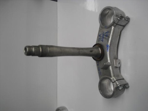 Plaque inférieure fourche