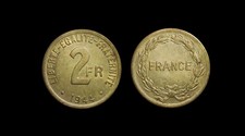RARE ~ Très belle pièce de 2