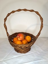 Panier en osier tressé avec