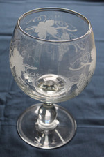 ANCIEN GRAND VERRE A PIED