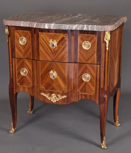 Commode transition - commode,