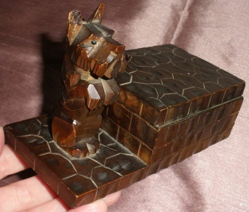 Boîte bois sculpté - en,
