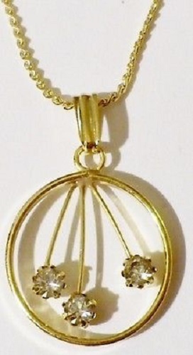 Pendentif chaine rétro - +,