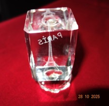 LA TOUR  EIFFEL  PARIS VERRE BISAUTE SOUVENIR VINTAGE OBJET DE VITRINE DECO