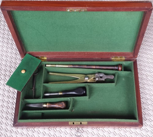 Coffret ancien revolver avec - revolver,