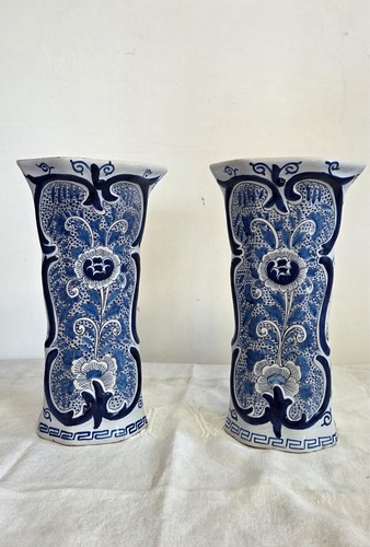 Paire vases cornet en - vases,