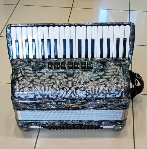 Accordion green bass 3 - accordion,