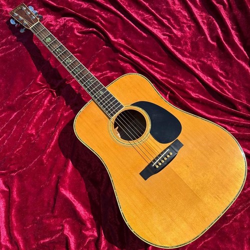 Guitare acoustique vintage