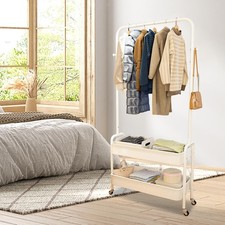 Porte-manteau à roulettes