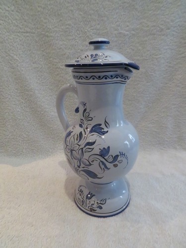 Pichet couvert faience - , de