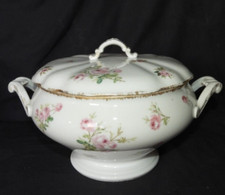 Porcelaine Alfred Hache à Vierzon : Soupière (fleurs - peint main) très bel état