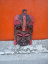 Ancien masque traditionnel Africain Bois sculpté et peint