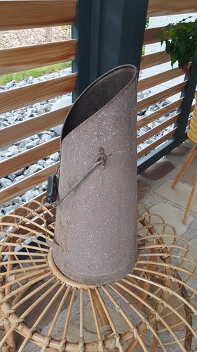 Ancien seau charbon fer - charbon, en