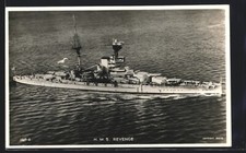 AK Navire De Guerre HMS REVENGE À Pleine Vitesse En Mer
