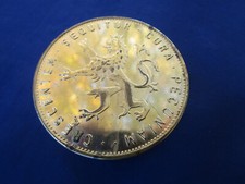 Ancien réveil en forme de