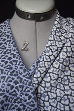 KENZO.Merveilleux brocart jacquard motif animalier double face. Blanc bleu gris