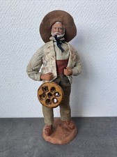 ancien santon habille signé