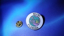 Pin's Miami Florida Pinacle designs Émaillé Doré AUTHENTIQUE Rare