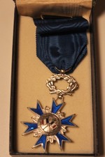 Ancienne Médaille Ordre National du Mérite Français Émail Bleu dans son écrin