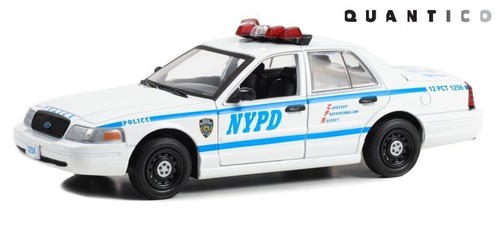 Quantico 2003 ford crown - 2003,
