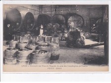 LYON: entrepôt des vins du magasin de gros des coopératives de france petit