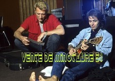 Johnny Hallyday chemise rouge