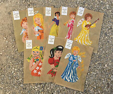 Ancien lot de 8  toiles de canevas Royal Paris mottifs personnages art populaire