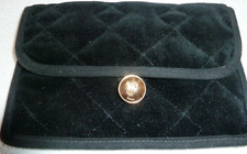 Belle pochette de marque yves saint laurent en tissu noir matelassé, chic+++