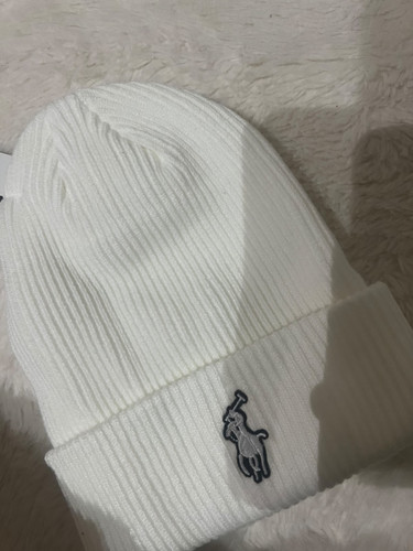 Bonnet blanc neuf - r,