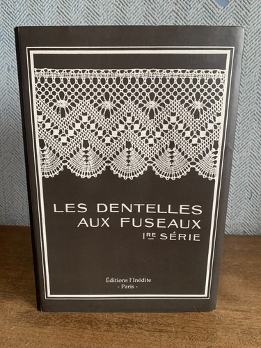 Les dentelles aux - , fuseaux
