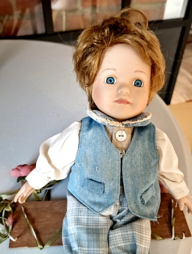 Poupée porcelaine vintage - poupée,