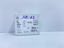 Lot de 2 disjoncteurs à