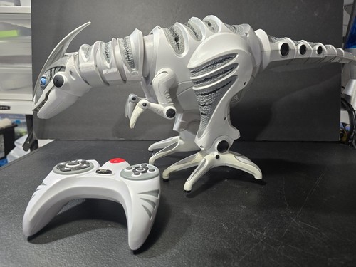 Wowwee robonetics roboraptor - wowwee,