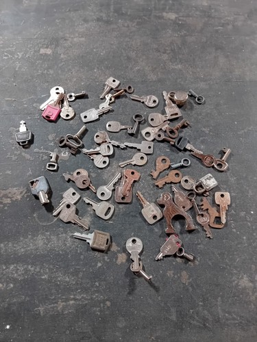 Petites clefs anciennes avec - anciennes,