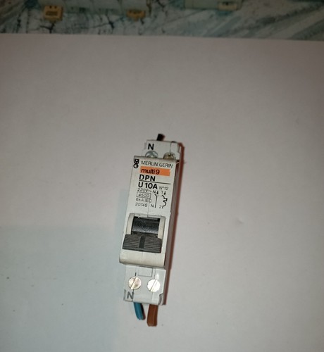Disjoncteur dpn 10a merlin - disjoncteur,