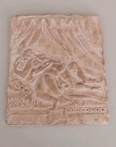 Plaque terre cuite erotique - terre,