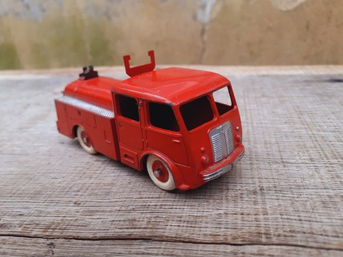 Camion miniature ancien - camion,