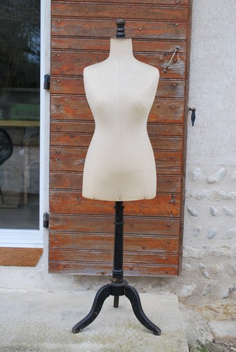 Mannequin ancien de - 1,
