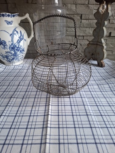 Ancien panier oeufs - en, fer
