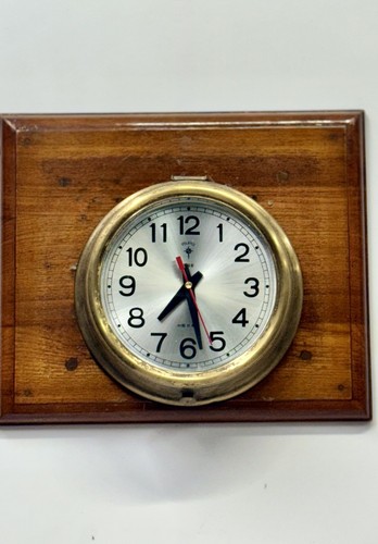 Ancienne horloge murale