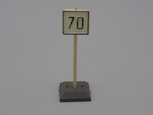 Panneau signalisation - 70,
