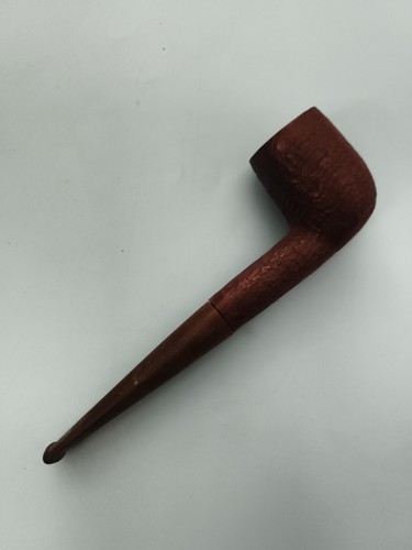 Pipe ancienne rustiquée - , brune