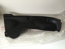 UN CACHE CARENAGE LATERAL DROIT POUR QUAD KYMCO 500 MXU 60130-LDB5-E00