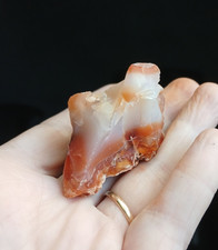 Cornaline pierre brute 50,65 g / 5,5 cm Madagascar