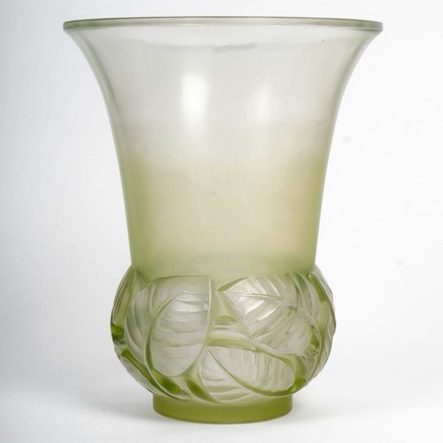 Vase lilas verre blanc patiné - vase,
