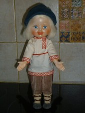 ANCIENNE POUPEE EN PLASTIQUE