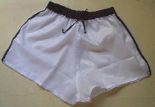 Short nylon blanc légèrement transparent taille S, M, lightly see-through