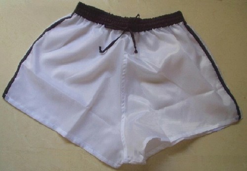 Short nylon blanc - , légèrement