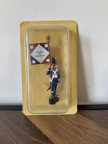 Hachette soldat plomb porte - de,